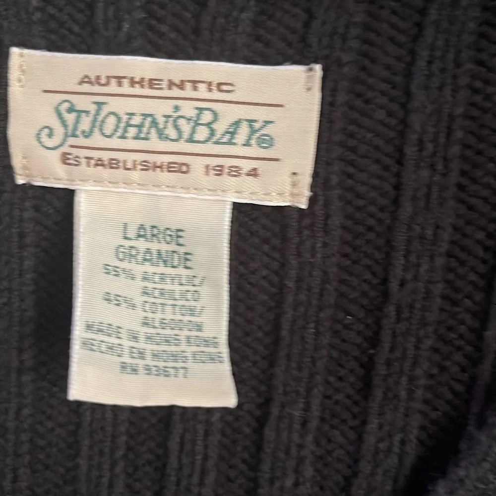 V neck sweater - Picture 3 of 3